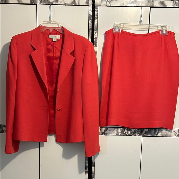 Casual Corner Bold Coral Skirt Set - Picture 2 of 6